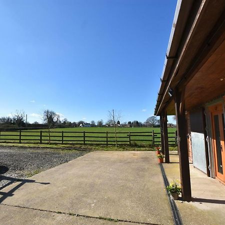 Oak Tree Stables Cottage Μπέρμιγχαμ Εξωτερικό φωτογραφία